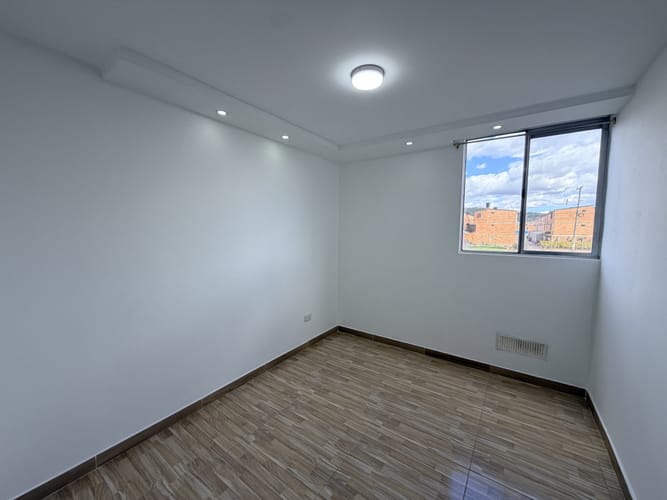 Apartamento de 3 alcobas en venta en Fac, Madrid, 64 m² · foto 11 de 21