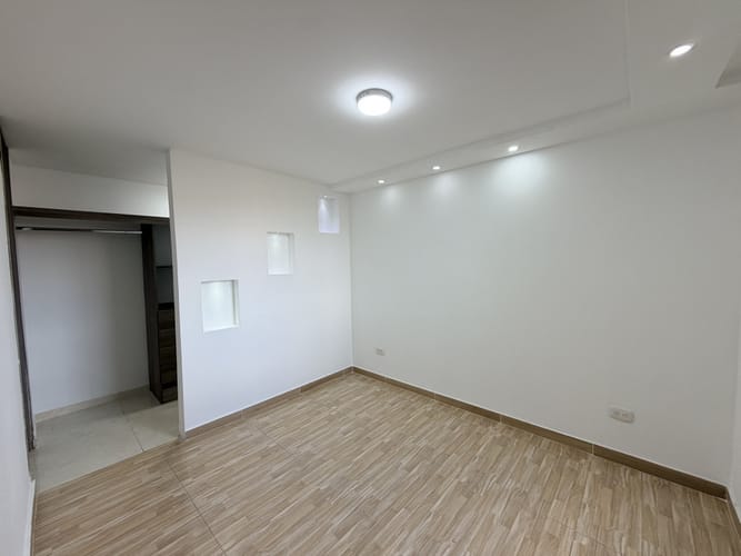 Apartamento de 3 alcobas en venta en Fac, Madrid, 64 m² · foto 13 de 21