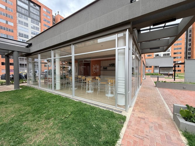 Apartamento de 3 alcobas en venta en Fac, Madrid, 64 m² · foto 20 de 21