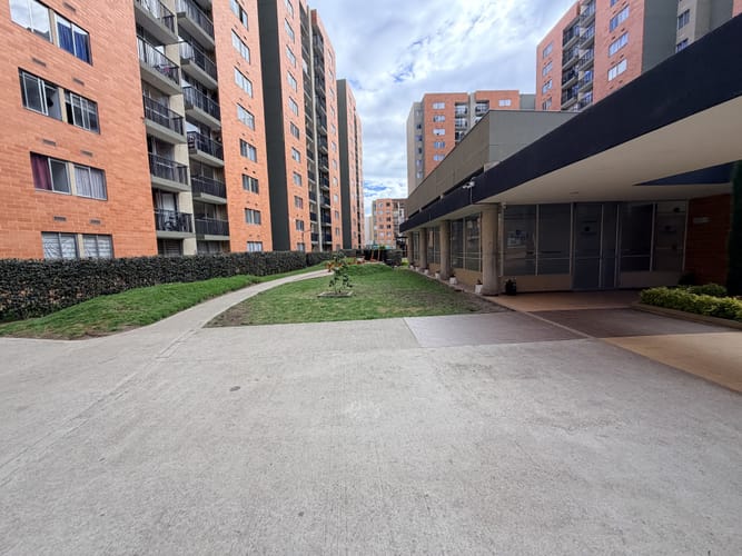 Apartamento de 3 alcobas en venta en Fac, Madrid, 64 m² · foto 21 de 21