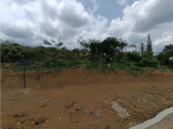 Lote en venta en Ciudad Jardin, Cali, 518 m² · foto 3 de 10