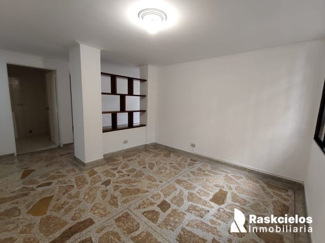 Apartamento de 4 alcobas en arriendo en Los Colores, Medellín, 170 m² · foto 5 de 19