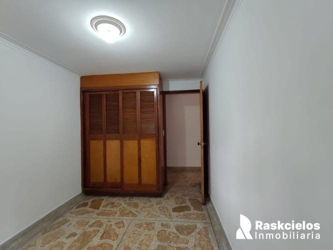 Apartamento de 4 alcobas en arriendo en Los Colores, Medellín, 170 m² · foto 7 de 19