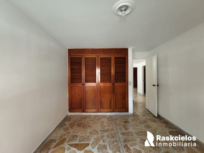 Apartamento de 4 alcobas en arriendo en Los Colores, Medellín, 170 m² · foto 8 de 19