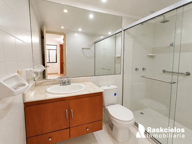 Apartamento de 4 alcobas en arriendo en Los Colores, Medellín, 170 m² · foto 19 de 19