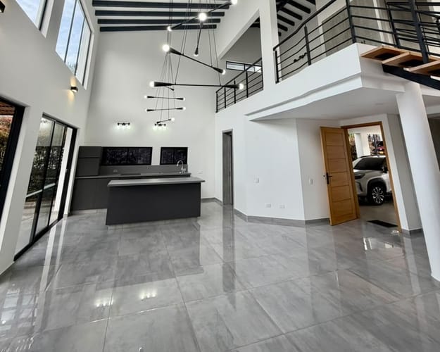 Casa de 3 alcobas en venta en Los Salados, El Retiro, 265 m² · foto 2 de 18