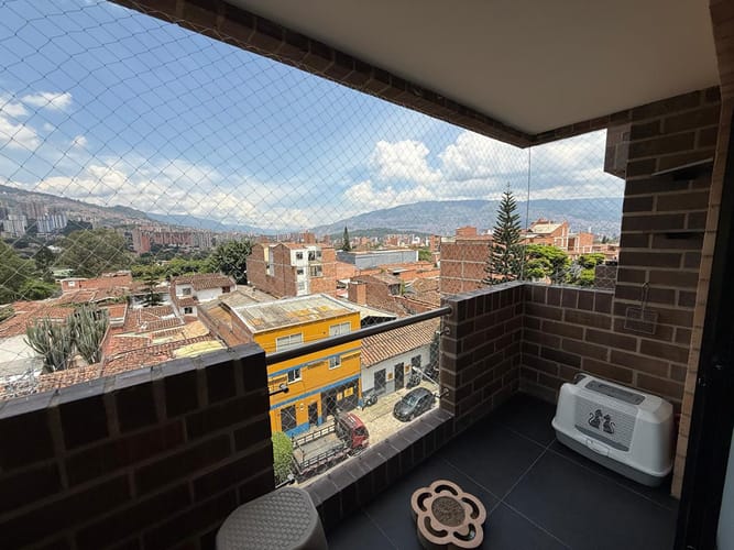 Apartamento de 2 alcobas en arriendo en Campo Alegre, Medellín, 60 m² · foto 5 de 11