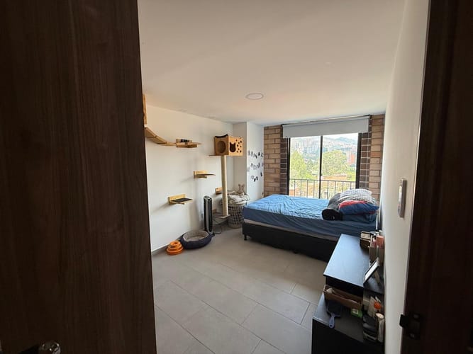 Apartamento de 2 alcobas en arriendo en Campo Alegre, Medellín, 60 m² · foto 7 de 11