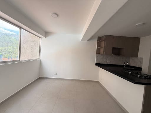 Apartamento de 2 alcobas en arriendo en Madera, Bello, 40 m² · foto 5 de 15