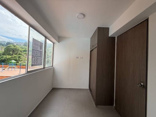 Apartamento de 2 alcobas en arriendo en Madera, Bello, 40 m² · foto 9 de 15