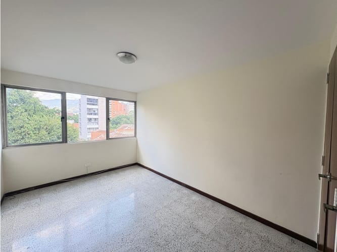 Apartamento de 3 alcobas en venta en Conquistadores, Medellín, 144 m² · foto 6 de 16