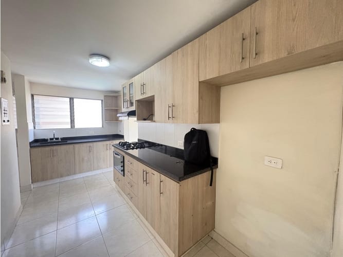 Apartamento de 3 alcobas en venta en Conquistadores, Medellín, 144 m² · foto 9 de 16