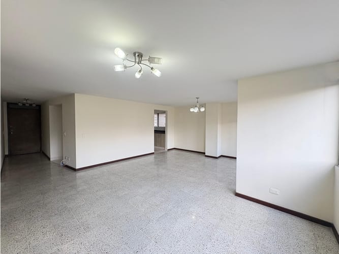 Apartamento de 3 alcobas en venta en Conquistadores, Medellín, 144 m² · foto 11 de 16