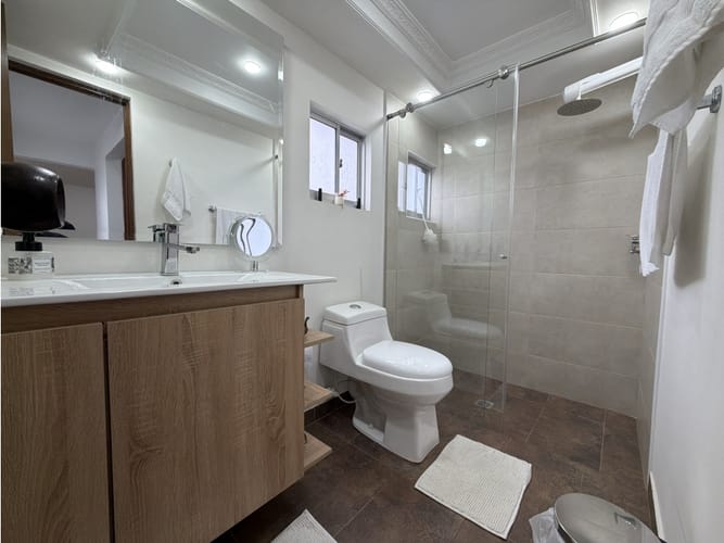 Apartamento de 5 alcobas en venta en Ciudad Salitre, Bogotá, 126 m² · foto 4 de 24