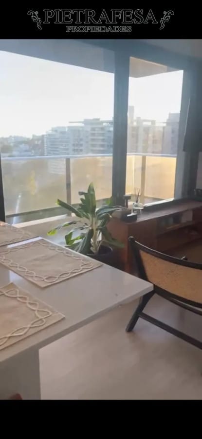 Apartamento en alquiler, 2 dormitorios, 1 baño, terraza, garaje doble. Malvin. · Foto 7