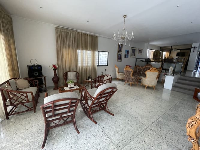 Casa de 6 alcobas en venta en Las Delicias, Barranquilla, 422 m² · foto 2 de 20