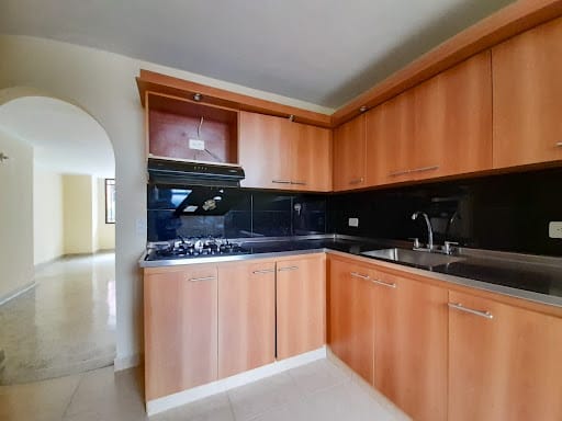 Apartamento de 3 alcobas en arriendo en El Portal, Envigado, 100 m² · foto 3 de 14