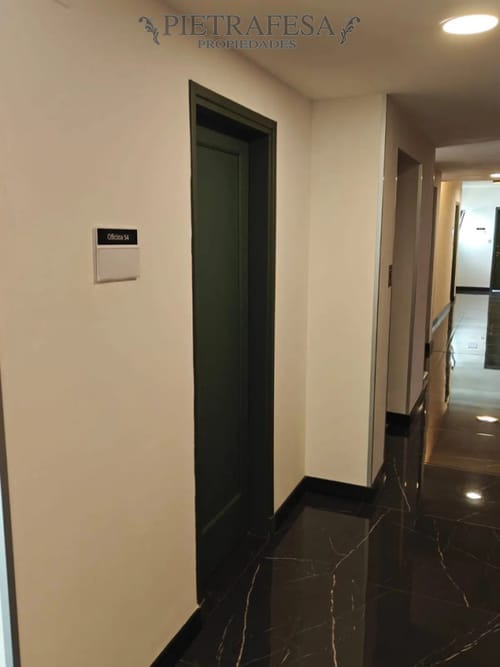 Oficina en alquiler, 1 privado, 2 baños. Ciudad Vieja. · Foto 5
