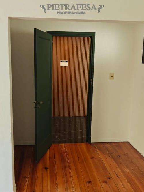 Oficina en alquiler, 1 privado, 2 baños. Ciudad Vieja. · Foto 6