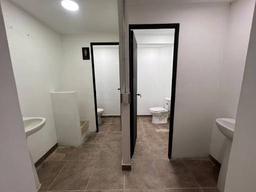 Local en arriendo en La Esmeralda, Itagüí, 240 m² · foto 6 de 13