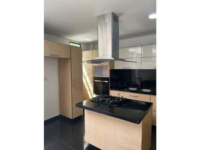 Casa de 4 alcobas en venta en Torres De La Calleja, Ibagué, 160 m² · foto 4 de 24