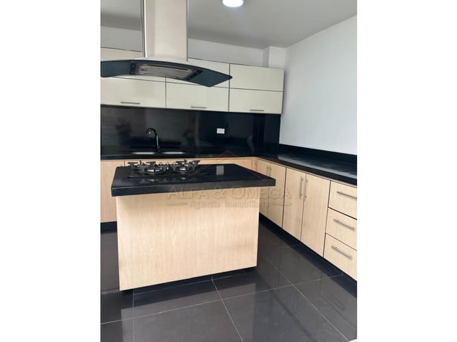 Casa de 4 alcobas en venta en Torres De La Calleja, Ibagué, 160 m² · foto 9 de 24