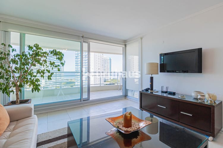 ALQUILER APARTAMENTO TRES DORMITORIOS PUNTA DEL ESTE EDIFICIO FOREST TOWER VISTA AL MAR · Foto 7