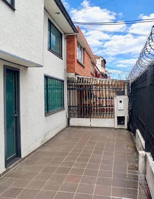 Casa de 8 alcobas en venta en Normandia, Bogotá, 507 m² · foto 4 de 23