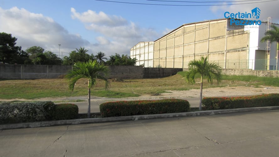 Lote en arriendo en Villa San Pedro I, Barranquilla, 1744 m² · foto 2 de 24