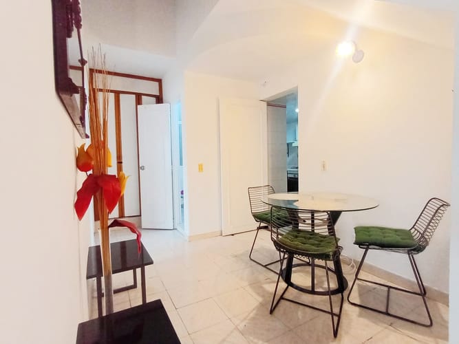 Apartamento de 2 alcobas en arriendo en Laureles, Medellín, 115 m² · foto 5 de 17