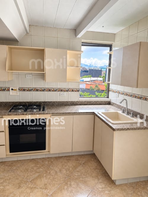 Apartamento de 3 alcobas en arriendo en San Diego, Medellín, 80 m² · foto 2 de 13