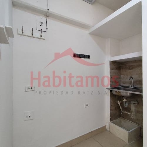Local en arriendo en La América, Medellín, 13 m² · foto 3 de 5
