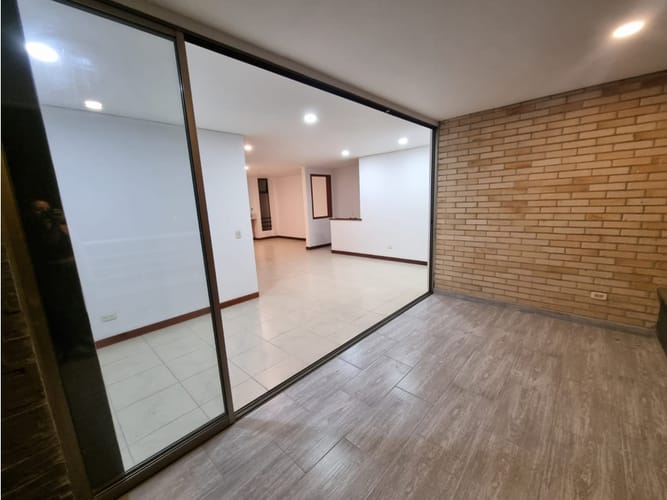 Apartamento de 3 alcobas en arriendo en Los Parra, Medellín, 140 m² · foto 2 de 13