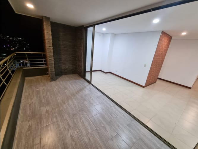 Apartamento de 3 alcobas en arriendo en Los Parra, Medellín, 140 m² · foto 3 de 13