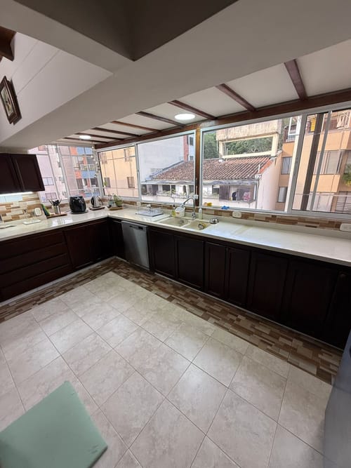 Apartamento de 4 alcobas en venta en La Floresta, Bucaramanga, 190 m² · foto 2 de 18