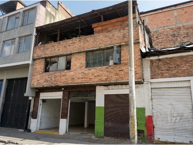 Casa en venta en Santa Isabel, Bogotá, 236 m² · foto 2 de 3