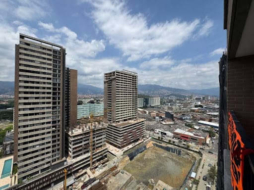 Apartamento de 3 alcobas en arriendo en Ciudad Del Río, Medellín, 78 m² · foto 8 de 19