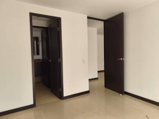 Apartaestudio en arriendo en Los Balsos, Medellín, 56 m² · foto 6 de 15
