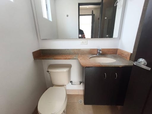 Apartaestudio en arriendo en Los Balsos, Medellín, 56 m² · foto 10 de 15