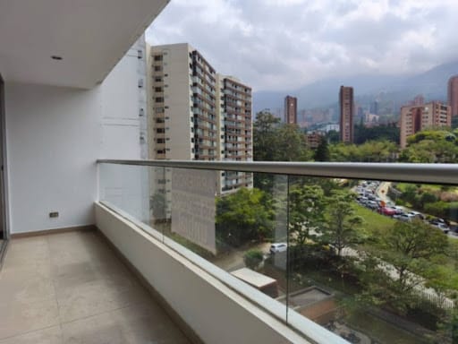 Apartaestudio en arriendo en Los Balsos, Medellín, 56 m² · foto 14 de 15