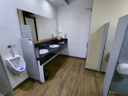 Oficina en arriendo en La Esmeralda, Itagüí, 685 m² · foto 13 de 18