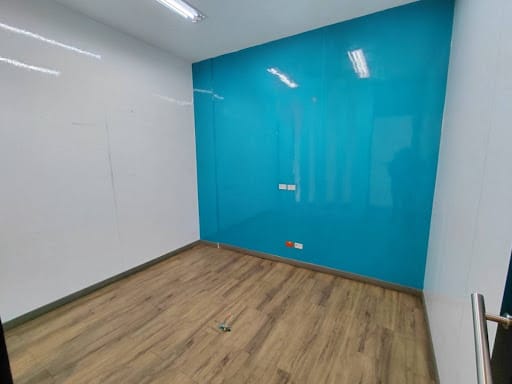 Oficina en arriendo en La Esmeralda, Itagüí, 685 m² · foto 17 de 18