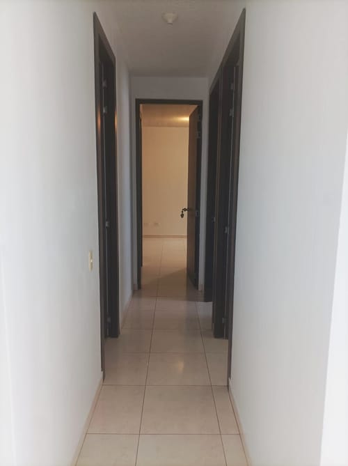 Apartamento de 3 alcobas en venta en Rio Prado, Girón, 59 m² · foto 3 de 11