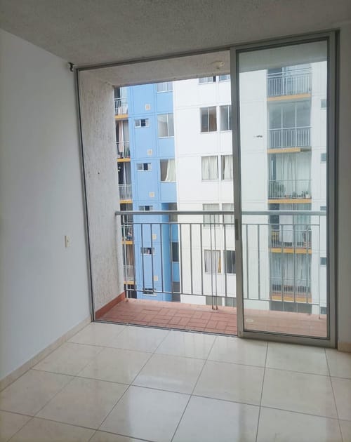 Apartamento de 3 alcobas en venta en Rio Prado, Girón, 59 m² · foto 5 de 11