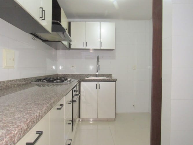 Apartamento de 3 alcobas en arriendo en Rio Frio, Floridablanca, 95 m² · foto 18 de 20