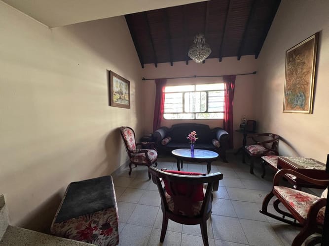 Casa de 7 alcobas en venta en La Concordia, Bucaramanga, 224 m² · foto 2 de 8