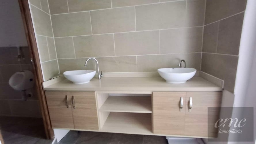 Local en arriendo en La Candelaria, Medellín, 138 m² · foto 12 de 12