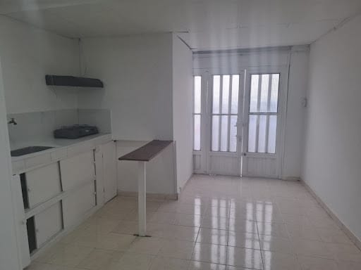 Apartaestudio en arriendo en Castilla, Bogotá, 40 m² · foto 2 de 13
