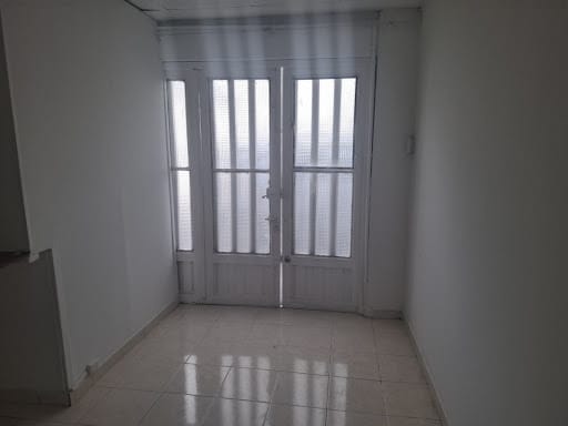 Apartaestudio en arriendo en Castilla, Bogotá, 40 m² · foto 3 de 13