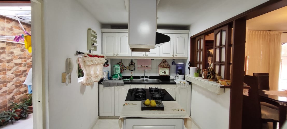Casa de 5 alcobas en venta en Anillo Vial, Floridablanca, 175 m² · foto 3 de 17